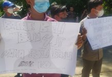 Sambangi DPRD Rohul, Mahasiswa Kecewa Anggota Dewan Buat Baju Dinas Ditengah Pandemi