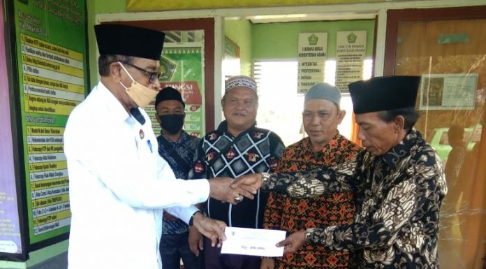480 Guru Mengaji Rumahan Mendapat Bantuan Dari BAZNas Kabupaten Rokan Hulu