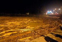 Pertama Dalam Sejarah, Banjir di Rohul Diikuti Dengan Serpihan Balok dan Lumpur