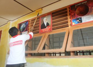 Peduli Sesama, Kampus Rokania Beri Bantuan ke Korban Bencana Banjir Bandang