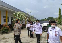 Wabup dan Kapolres Rohul Tinjau Pelaksanaan Vaksinasi di SDN 015 Rambah Samo