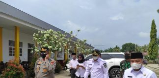 Wabup dan Kapolres Rohul Tinjau Pelaksanaan Vaksinasi di SDN 015 Rambah Samo