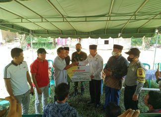 Baznas Rohul Serahkan Bantuan 24 Ekor Sapi