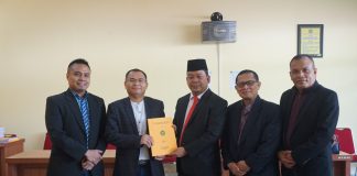 Raih Gelar Magister di UNILAK, Syafaruddin Poti Singgung Pentingnya Menuntut Ilmu