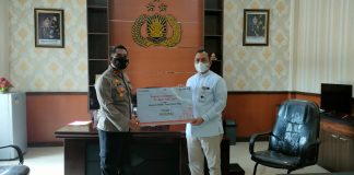 Dukung Pembangunan Mesjid Al-Wahid, BRK Serahkan Bantuan ke Polres Rohul
