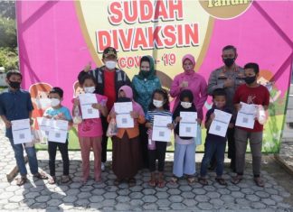 Bupati Rohul Tinjau Vaksinasi Massal, Bangga Melihat Antusias Anak-Anak Mau Divaksin