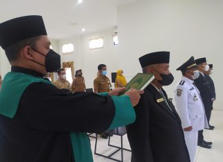 Berhalangan Hadir Saat Pelantikan, Beberapa Pejabat Eselon II dan III Lingkungan Pemkab Rohul Dikukuh dan Diambil Sumpah Jabatan