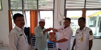 Ciptakan Masyarakat Yang Qurani, Pemkab Rohul Salurkan Al-Quran ke Masjid-Masjid