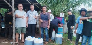 Kades Sontang, Zulfahrianto Panen Madu