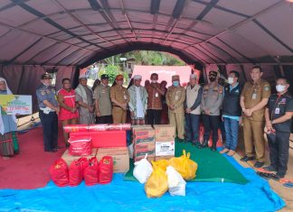 Bupati Rohul Sambangi dan Salurkan Bantuan Kepada Korban Kebakaran