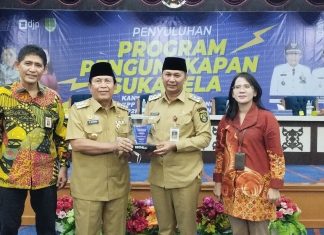 Melalui Penyuluhan PPS, Bupati Sukiman Ajak Masyarakat Taat Bayar Pajak