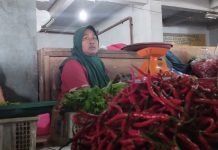 Pedagang Kaki Lima Keluhkan Harga Cabe Yang Meroket
