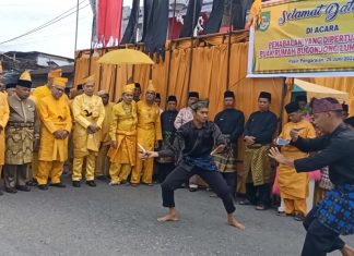 LKA Luhak Rambah Beri Gelar Adat Dipertuan Sakti dan Puak Rumah Bugonjon