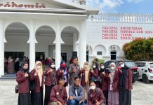 KKN di Desa Sungai Pinang, Mahasiswa Univrab Merenovasi dan Membersihkan Musholla