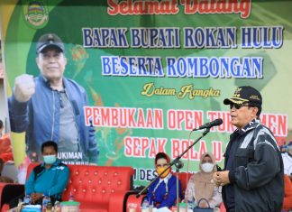 Bupati Sukiman Buka Turnamen Sepakbola U-15 di Desa Tapung Jaya