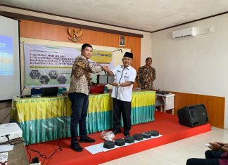 Melalui Program ProKlim Dosen UPP Beri Pelatihan Produk Paving Blok Geopolimer dari Limbah Abu Sawit