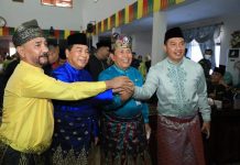Mantan dan Bupati Rohul Disatukan Dalam Ruangan Paripurna HUT Rohul