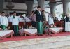 MENGGUNAKAN KAIN SARUNG, Wabup Rohul Pimpin Apel Peringatan Hari Santri Nasional