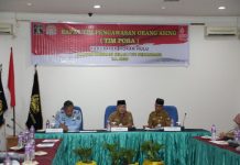 ASISTEN 1 SETDAKAB ROHUL BUKA RAPAT TIM PORA