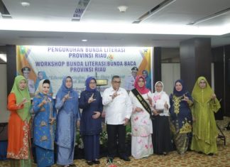 Dukung Pendidikan, Ketua TP PKK Rohul Hadiri Pengukuhan Bunda Literasi Riau