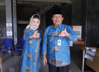Bupati Sukiman Ikut NYOBLOS dan Tinjau Pelaksanaan Pilkades Serentak
