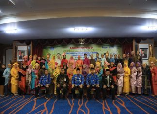 HADIRI LOKAKARYA 7 FESTIVAL PPGP ANGKATAN 5, Bupati Sukiman : Peran Penting Guru Dalam Mencetak SDM Unggul