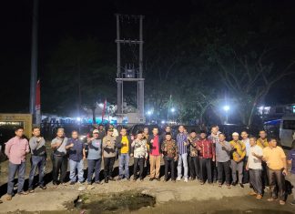 Lampu Penerang Hiasi Jalan di Ujung Batu