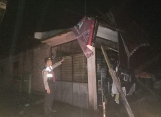 ANGIN KENCANG RUSAK 4 RUMAH WARGA DI ROHUL