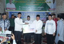 Kunker ke Rohul ,H Syamsuar dan H Sukiman Salurkan Bantuan