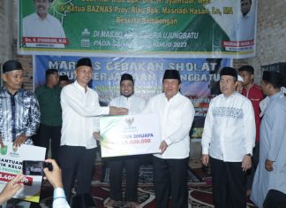 Kunker ke Rohul ,H Syamsuar dan H Sukiman Salurkan Bantuan