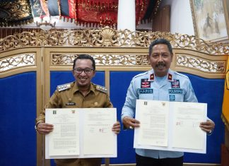 Tingkatkan Pelayanan Kepada Masyarakat, Kanwil Kementerian Hukum dan HAM Sumatera Barat Tekan MoU Dengan Pemkab Tanah Datar
