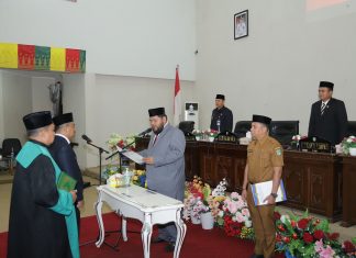 Pengambilan Sumpah Jabatan PAW Anggota DPRD Rohul, H Abu Bakar