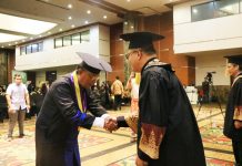 PATUT DICONTOH, Anggota DPR RI, Effendi Sianipar Sandang Gelar Magister di Usia 65 Tahun