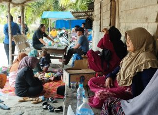 Emak dan Bapak-Bapak Ramaikan Lahan Koperasi dan PT AMR, Ada Apa?
