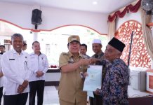 Sebanyak 2.361 SHM Diserahkan Bupati Sukiman Kepada Masyarakat, 54 Persil Diantaranya Adalah Aset Pemda