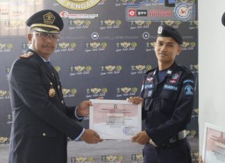 Dua Pegawai Lapas Pasir Pengaraian Dapat Penghargaan Bertepatan Puncak HBP Ke-59