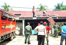 Angin Puting Beliung Rusak Atap Rumah Warga di Rohul