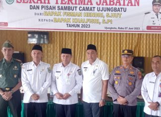 Wabup Rohul Saksikan Sertijab Camat Ujungbatu