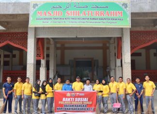 Polisi di Rohul Bersih – Bersih Tempat Ibadah