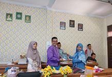 Peduli Literasi Baca, Tim Pengabdian Unilak Dampingi Pengembangan Pojok Baca Kelas