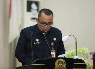 Melalui Rapat Paripurna, Sekda Sampaikan Rancangan Kebijakan Umum APBD Rohul 2024