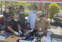 Bupati Sukiman dan Forkopimda Musnahkan Puluhan HP dan Narkoba