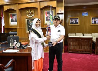Bupati Sukiman Apresiasi Siswa Berprestasi, Elisa Fazira