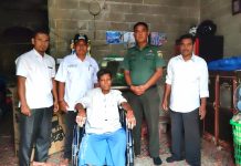 Dua Warga di Rohul Dapat Bantuan Kursi Roda Dari TNI