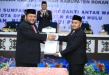 Rizky Ahmadi Putra Diambil Sumpah PAW Anggota DPRD Rohul