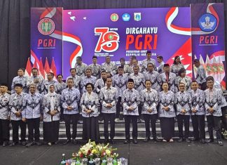 Jokowi Hadiri Peringatan HGN, Adolf : PGRI Tetap Solid