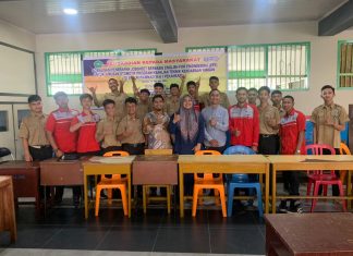 Revitalisasi Keterampilan Bahasa dan Pengetahuan Teknis di SMK Muhammadiyah 1 Pekanbaru