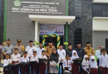 Puncak Peringatan HAB Ke-78, Wabup Rohul Resmikan PLHUT dan Miniatur Ka’bah