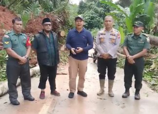 Wabup Tinjau Lokasi Longsor di Rokan IV Koto