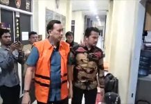 Gunakan Rompi Orange, Kasat Reskrim Polres Rohul Tahan Kadis Perkim